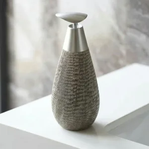 Snygg pumpdispenser för flytande tvål till badrum