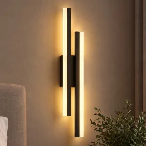 Modern LED-vägglampa i järn